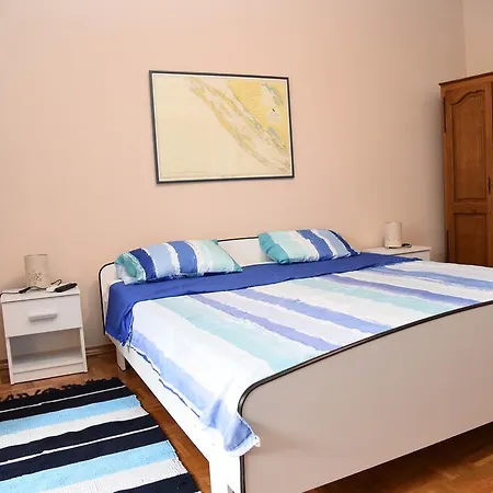 Apartment Downtown Korina