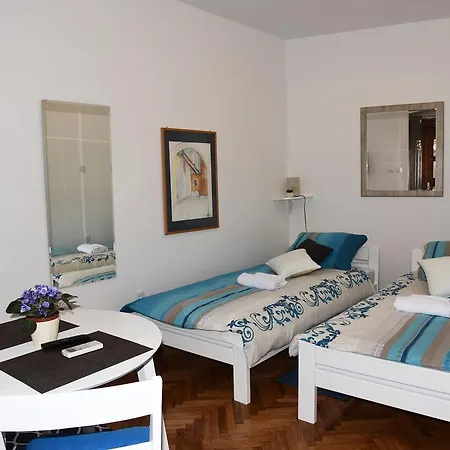 アパート Downtown Korina ザダル