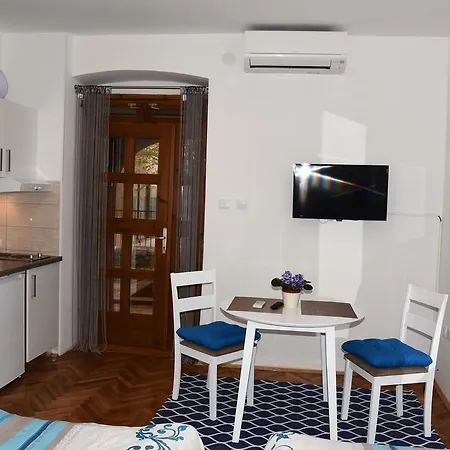 Downtown Korina アパート *